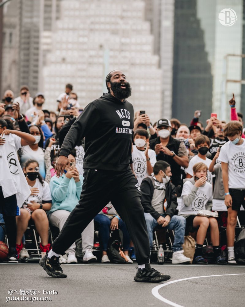 亿德体育电竞国际米兰训练开放日，国际比赛日绝杀压哨引欢呼，国王杯在即，训练强度明显提升的简单介绍