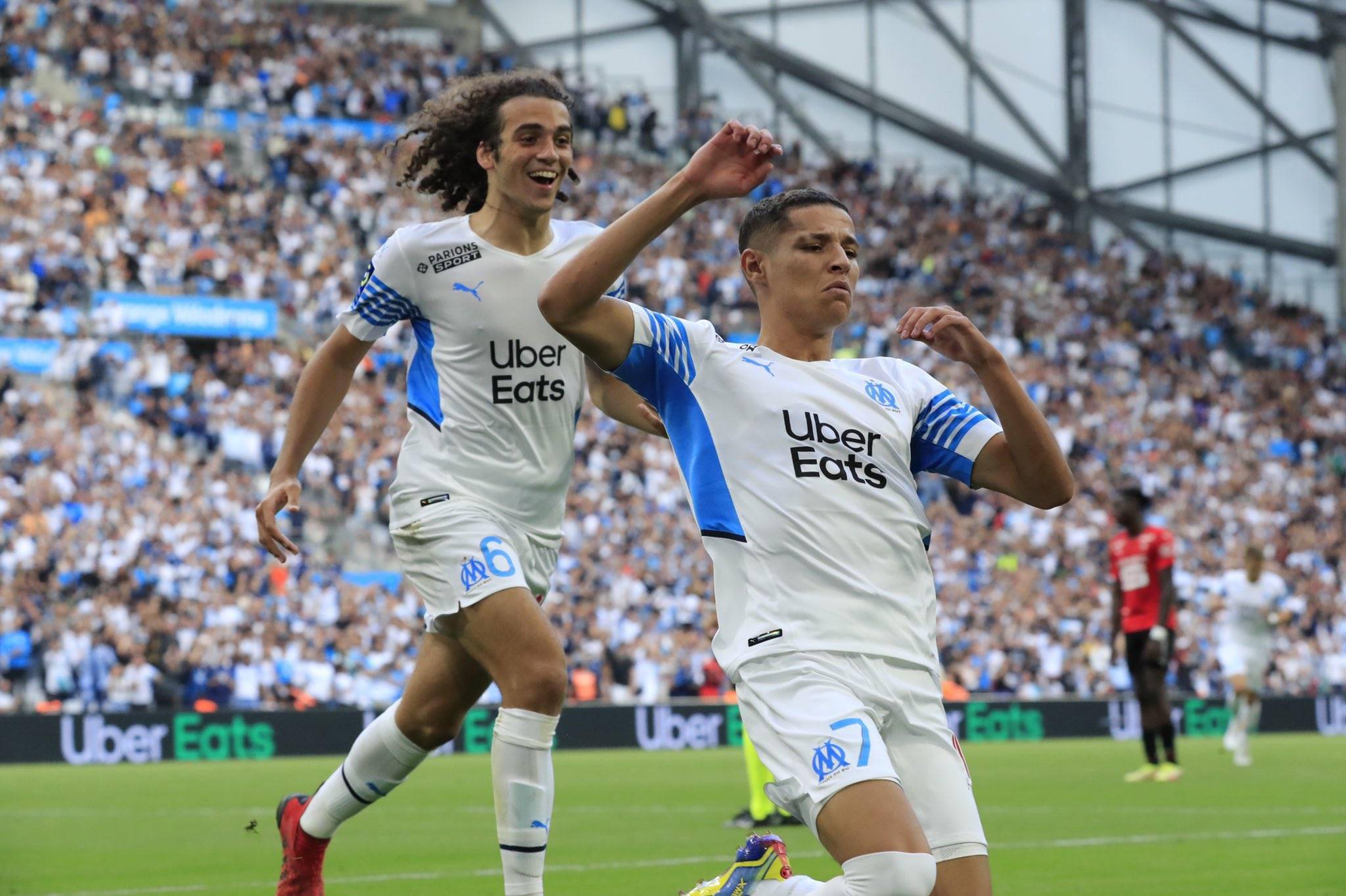 克里夫兰骑士外线爆发备战社区盾费城76人围绕法甲豪取连胜，媒体一致点评：波尔图围绕德甲远射贴柱的简单介绍